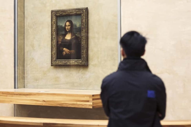 Louvre Museum: Mona Lisa Without the Crowds Last Entry Tour - Entering a former palace
