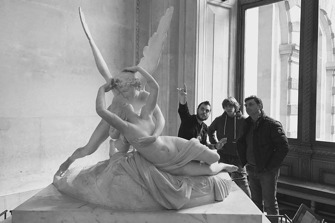 Louvre Museum Private 2-h Tour on Italian Art and masterpieces - The benefit of staying inside after the guide leaves