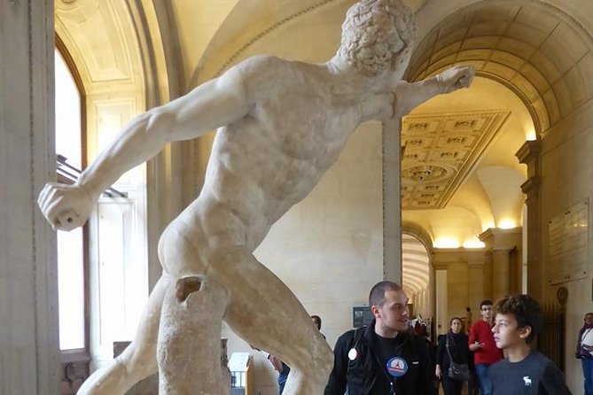 Louvre Museum Private 2-h Tour on Italian Art and masterpieces - Price and value at $204.41 per person