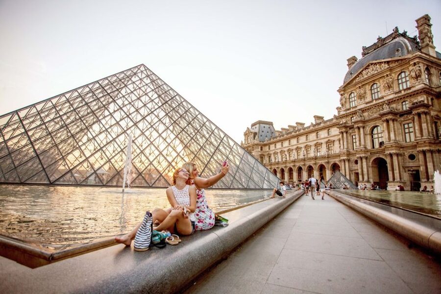 Louvre Museum: Skip-the-Line Guided Tour - Continuing Alone After the Guide Leaves