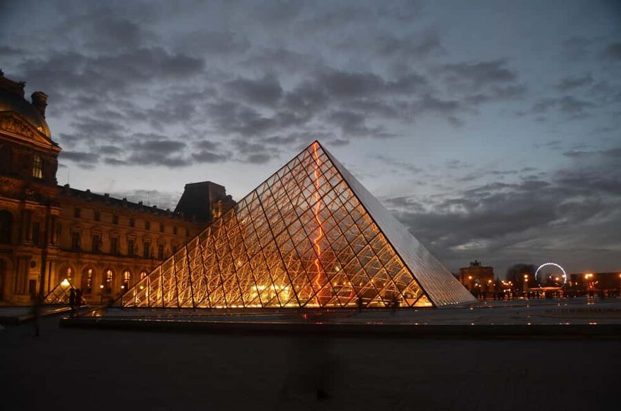 Louvre Museum Timed Entrance Ticket with Audio Guide - Your first Louvre priorities: Mona Lisa and Venus de Milo