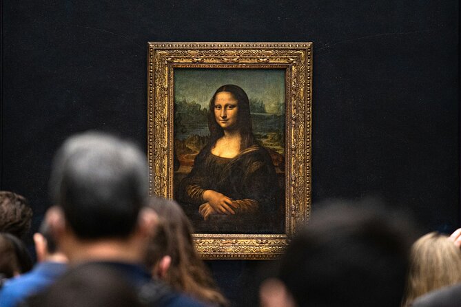 Louvre Treasures Private Experience – Languages Available - What happens at the Louvre pyramid