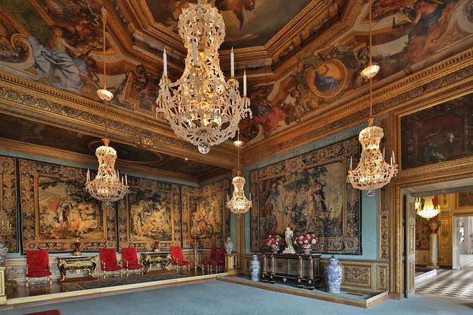 Luxury Evening Dining Experience at Chateau de Vaux-le-Vicomte - Inside the château with an audio guide