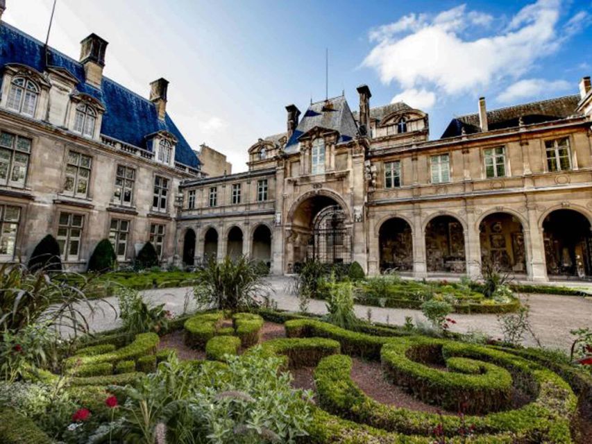 Marais District of Paris Guided Walking Tour - Why the Marais works so well on foot