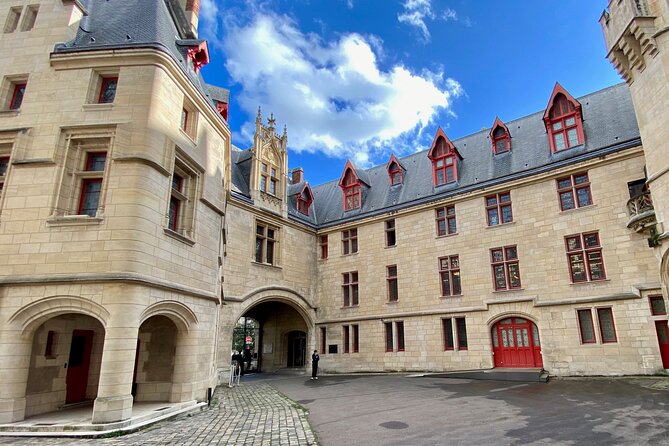 Marais HiddenTreasures, audioguided walking tour - Saint-Paul and the darker side of royal Paris