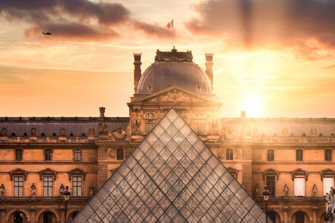Mona Lisa and Treasures: Louvre Museum Experience 6-people Max - What happens during the two-hour route