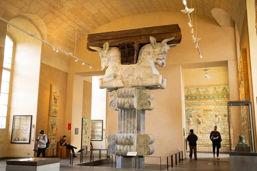 Mona Lisa & Treasures: 6-people Max Louvre Experience - What the experience feels like for families and couples