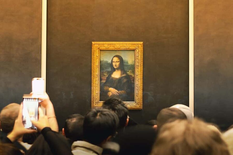 Mona Lisa & Treasures: 6-people Max Louvre Experience - Languages, meeting point, and practical preparation