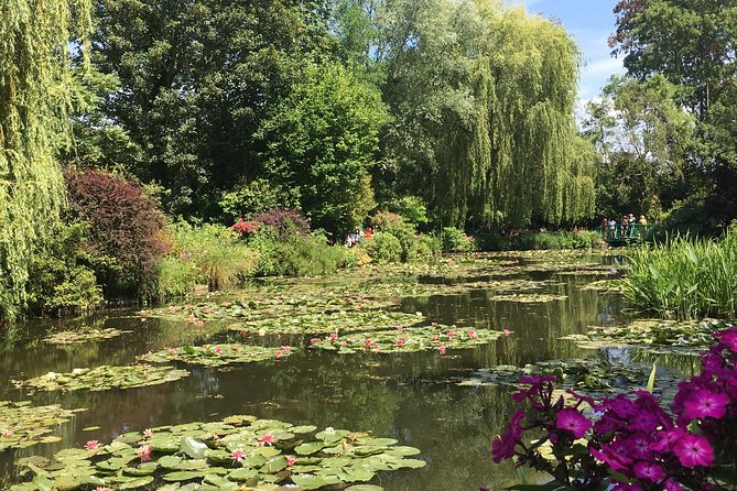 Monet's Gardens & House-Private Giverny Tour From Paris - How the guides shape the day
