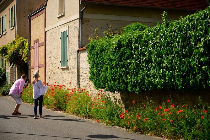Monet's House and Garden & Giverny Village - The water lily pond and Japanese bridge