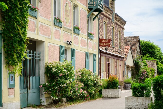 Monet's House and Garden & Giverny Village - Taking time in Giverny Village