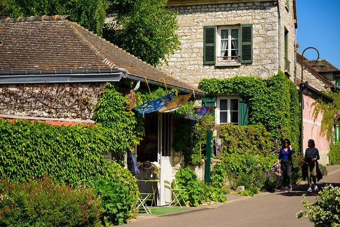 Monet's House and Garden & Giverny Village - What the guide and driver actually do