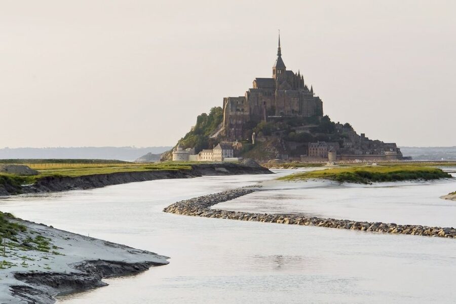 Mont Saint-Michel & Chateaux Country 3-Day Tour from Paris - Medieval Langeais and Leonardo’s Clos Lucé