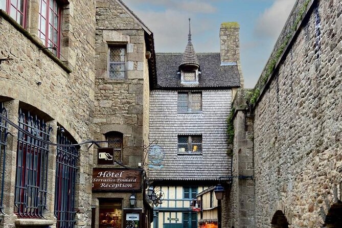 Mont Saint-Michel with Calvados Tasting Private Tour from Paris - What the private service adds