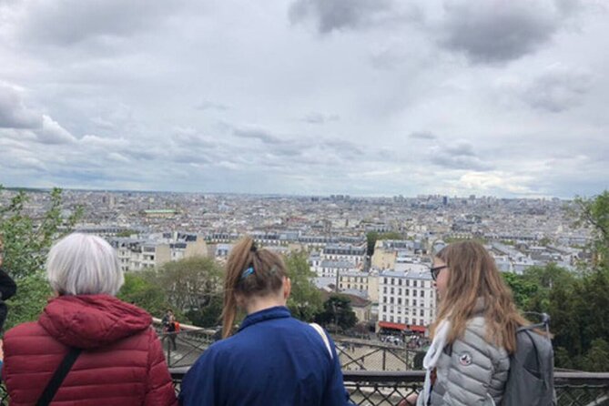 Montmartre and the Sacré-Coeur with the best guides in Paris - Place du Tertre and the working artist tradition