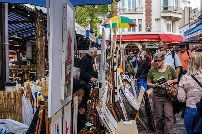 Montmartre and the Sacré-Coeur with the best guides in Paris - What the $30.04 price really buys