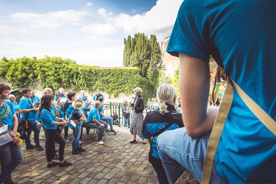 Montmartre en chansons: tour with a professional singer - La Maison Rose and the vineyards