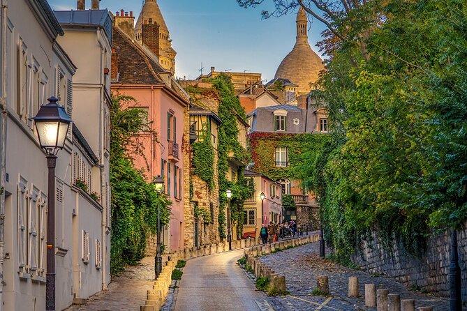 Montmartre Guided Walking Tour: Famous Artists and Cabarets - Au Lapin Agile and the old cabaret tradition