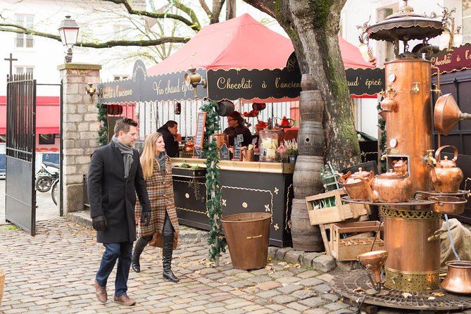 Montmartre Hill French Gourmet Food and Wine Tasting Walking Tour - Place du Tertre and Montmartre’s artist identity