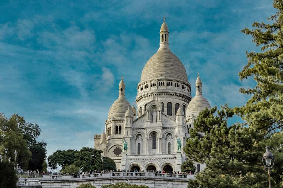 Montmartre : private family tour - Rue du Mont-Cenis and the quieter side of the hill