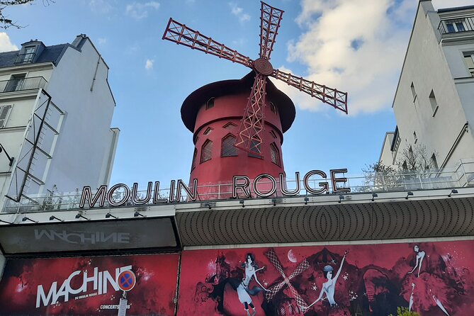 Montmartre/Sacre-Coeur/Paris- Artistic & Bohemian Epicenter - Place du Tertre and the working artists