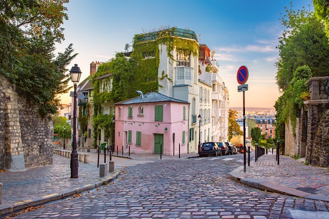 Montmartre Self-Guided Audio Tour: More Than Meets the Eye - Starting at Rue des Abbesses and the Wall of Love
