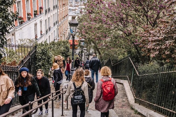 Montmartre Tour with a Local Guide: Private & 100% Personalized - The Moulin Rouge and Montmartre after dark