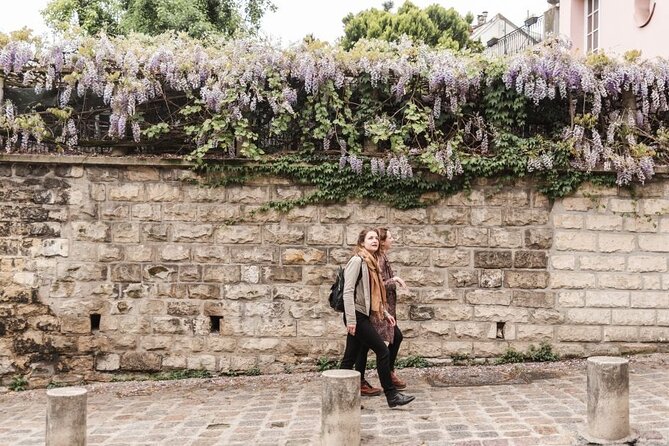Montmartre Tour with a Local Guide: Private & 100% Personalized - Clignancourt and the flea-market option