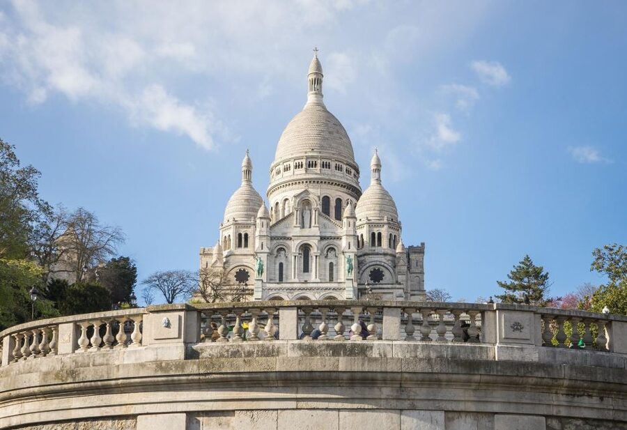 Montmartre Walking Tour in English - Meeting at Metro Blanche and starting in the cabaret district