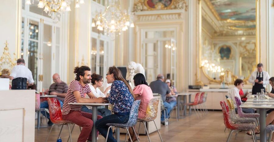 Musée d’Orsay: Guided Impressionist Tour & Gourmet Lunch - Lunch under the museum’s chandeliers