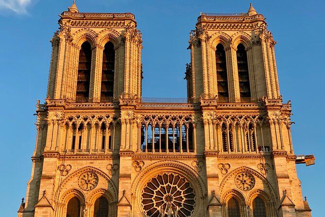 Mysteries & Legends, smartphone audioguided walking tour - Finishing near Notre-Dame