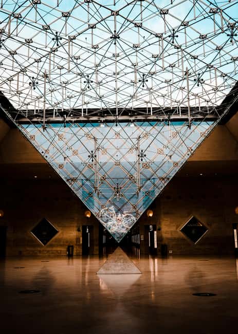 Night at the Louvre Museum: 6-people Max Guided Exploration - Why the Louvre works better in the evening