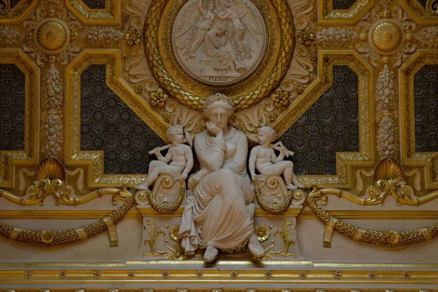 Night at the Louvre Museum: 6-people Max Guided Exploration - The second hour: sculptures and less familiar works
