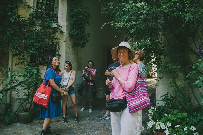 Night Out in Paris: Boho Vibes & City Lights - Key points at a glance