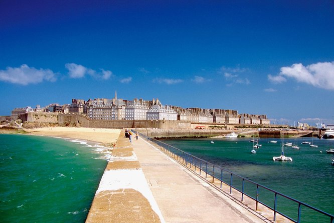 Normandy D-Day Landing Beaches with Private Guide From Paris - Juno Beach: a possible extra, not a promise