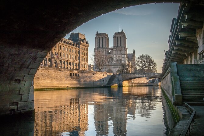 Notre Dame Guided Tour with Scheduled Group Access Option - How the guides shape the experience