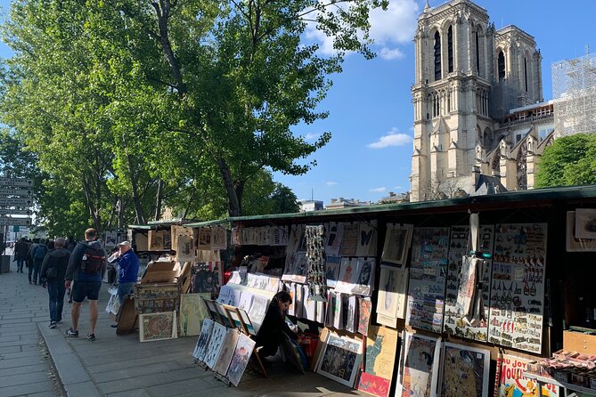 Notre Dame interior and Sainte Chapelle Private Tour - A short stop at the Île de la Cité flower market