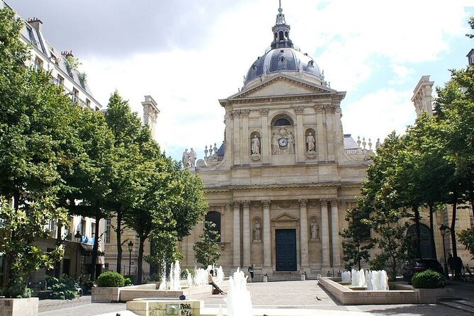 Notre Dame Mystery and Latin Quarter Walking Tour - Fontaine Saint-Michel and Napoleon III’s fear