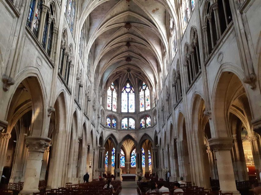 Notre-Dame Outside Île de la Cité & St Severin Private Tour - What the $258 group price means