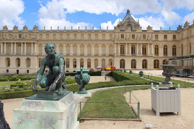 Palace of Versailles Entry ticket with Musical Gardens & Estate - Reaching the palace from Paris