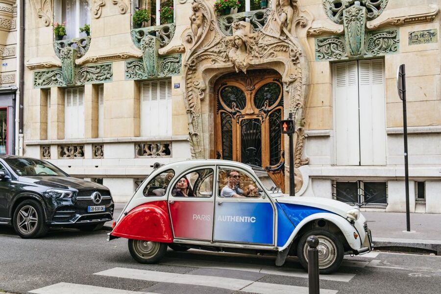 Paris: 1-Hour Vintage Citroen 2CV Tour - The one-hour route through central Paris