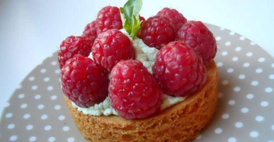 Paris: 2.5-Hour French Pastry Cooking Class - Why Chef Noémie’s training matters
