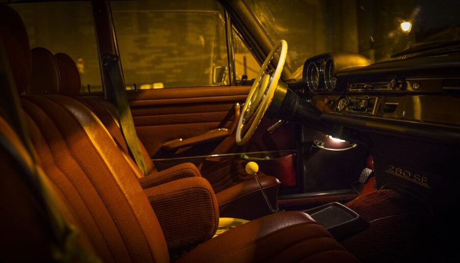 Paris: 2.5-Hour Guided Vintage Car Tour and Wine Tasting - Notre Dame, Hôtel de Sens, and Saint-Jacques Tower