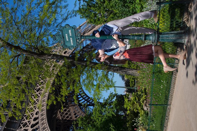 Paris 2-Hour Eiffel Tower Walking Tour with Professional Photo Shoot - Carrousel de la Tour Eiffel