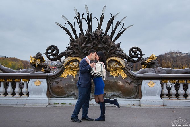Paris 2-Hour Eiffel Tower Walking Tour with Professional Photo Shoot - Finishing in Passy