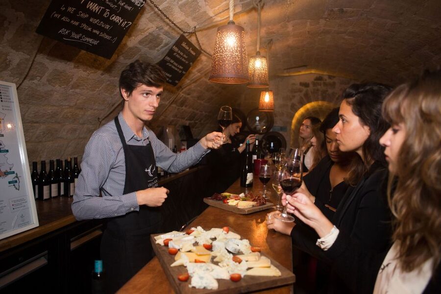 Paris: 2-Hour Wine Making Workshop - Tasting the Grape Varieties First
