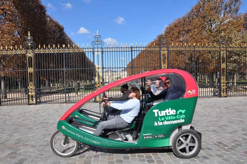 Paris: 2 hours Emily Tour in a Private Rickshaw bike - Place Saint-Michel and the Panthéon