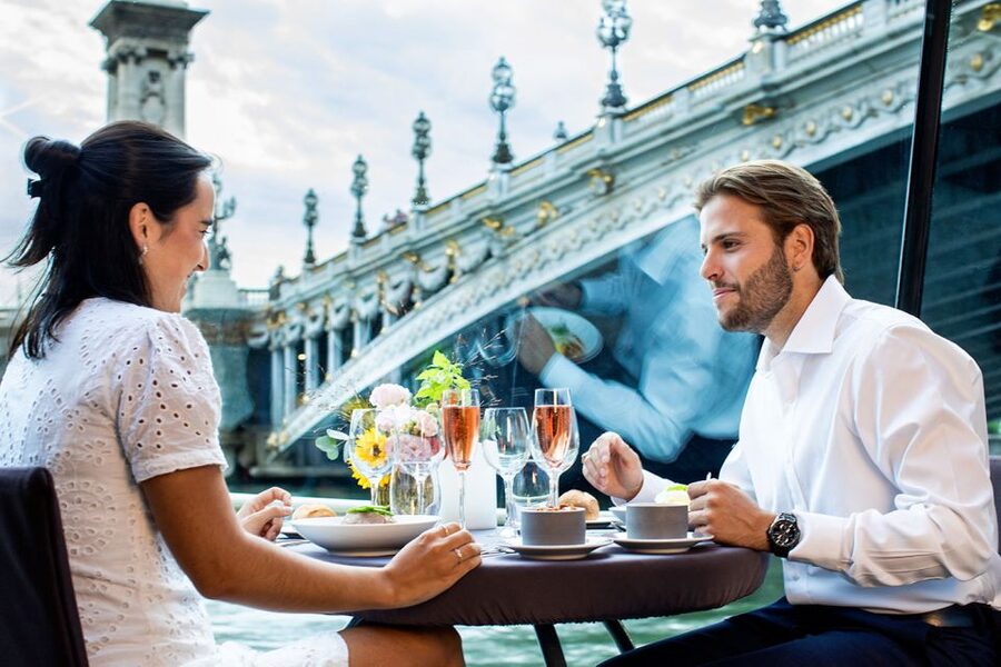 Paris: 3-Course-Dinner Cruise with Wine on the Seine River - A dinner cruise that doubles as a Paris orientation