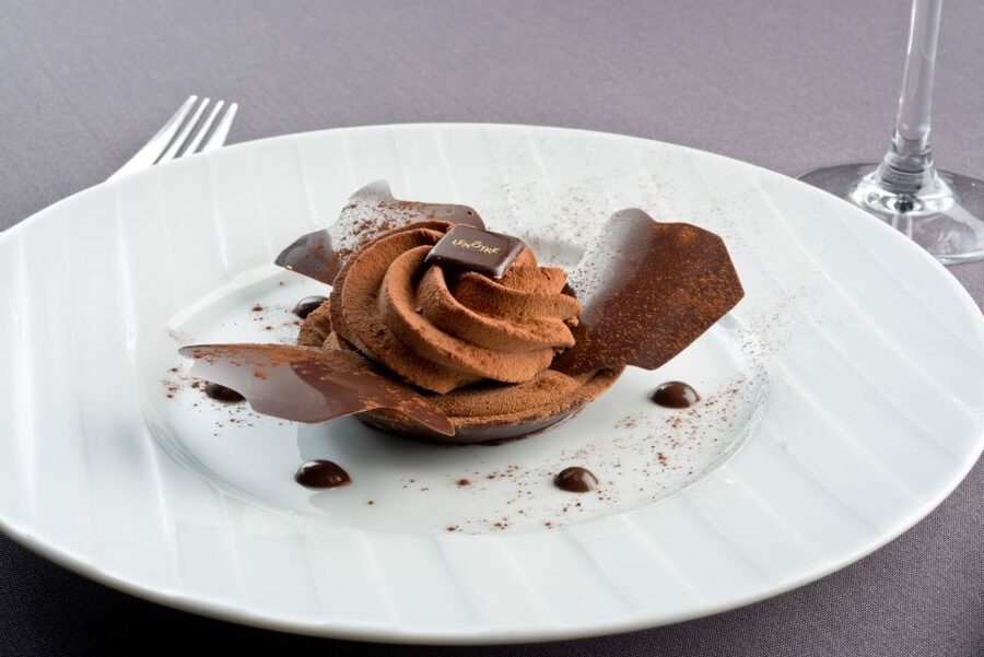 Paris: 3-Course-Dinner Cruise with Wine on the Seine River - Should you book the Seine dinner cruise?