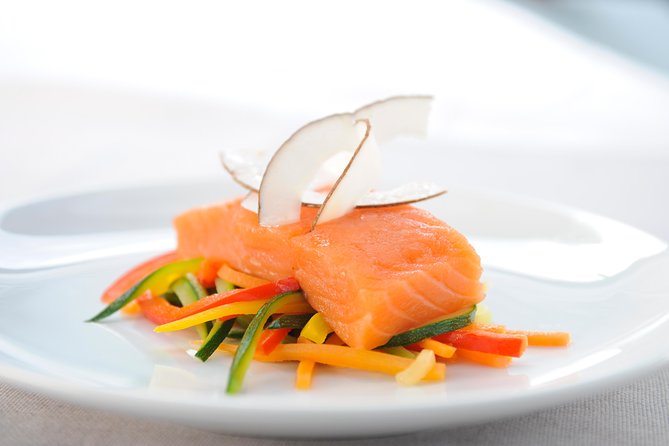 Paris 3-Course Gourmet Dinner and Sightseeing Seine River Cruise - What the price really covers